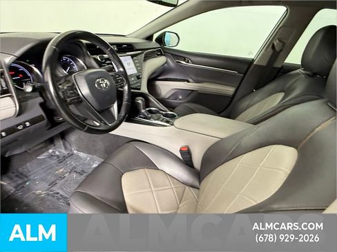 Used 2019 Toyota Camry XLE image 20