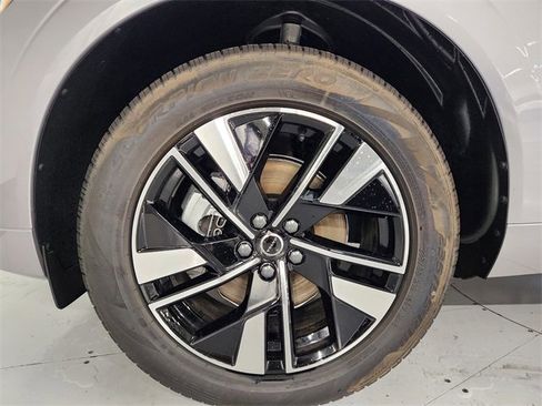 New 2026 Volvo XC60 B5 Core image 8