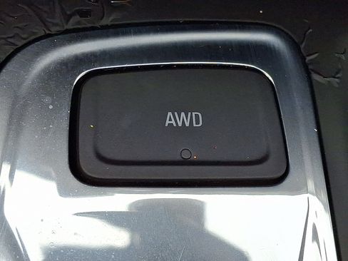Used 2024 Chevrolet Equinox LS AWD/4WD image 23