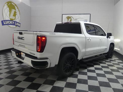 Used 2022 GMC Sierra 1500 Elevation w/ LPO, Elevation Black Package image 10