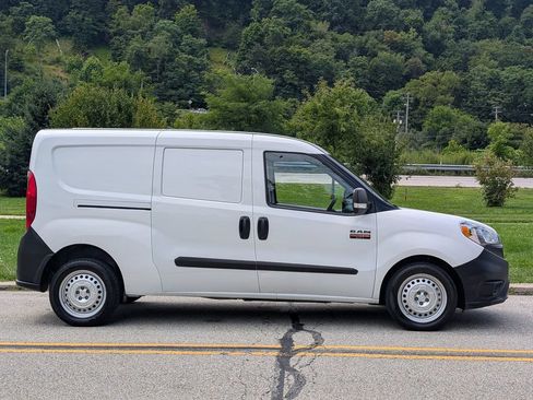 Used 2021 RAM ProMaster City Tradesman FWD image 3
