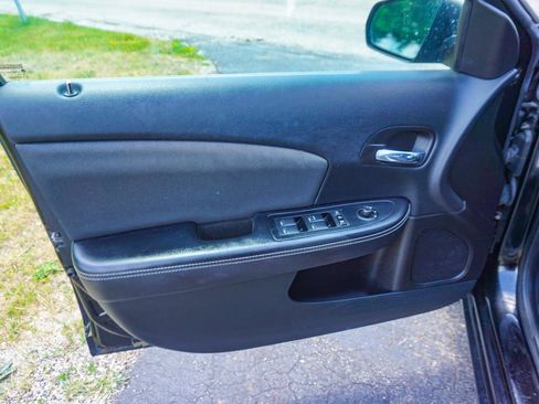 Used 2013 Dodge Avenger SE FWD image 23