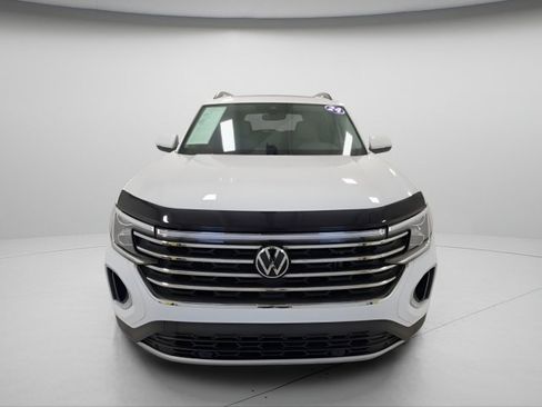 Used 2024 Volkswagen Atlas SE w/ Panoramic Sunroof Package AWD/4WD image 2