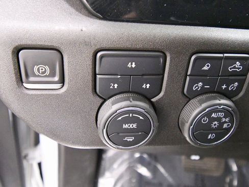 Used 2024 Chevrolet Silverado 3500 LT w/ Convenience Package image 17