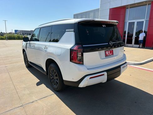 Used 2026 Nissan Armada SV AWD/4WD image 3