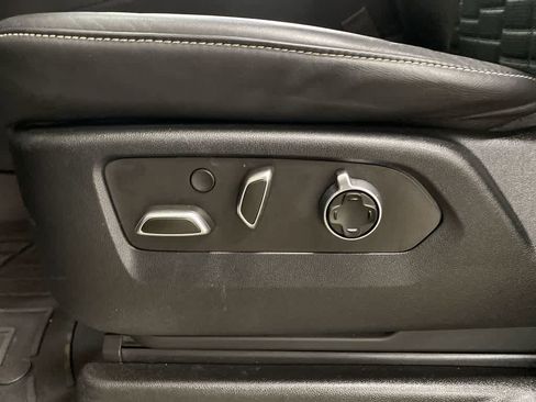 Used 2022 Cadillac Escalade Sport Platinum image 15