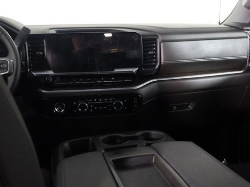 Used 2024 Chevrolet Silverado 1500 LT image 30