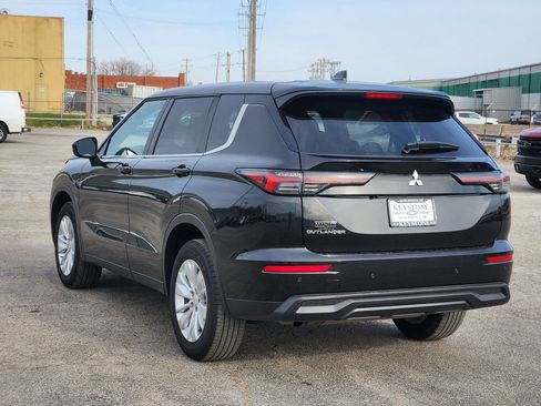 Used 2025 Mitsubishi Outlander ES image 7