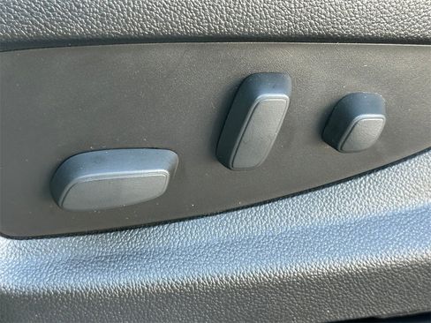 Used 2018 Chevrolet Silverado 1500 LTZ Z71 w/ Centennial Edition image 24