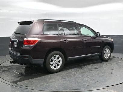 Used 2011 Toyota Highlander w/ Tech Pkg