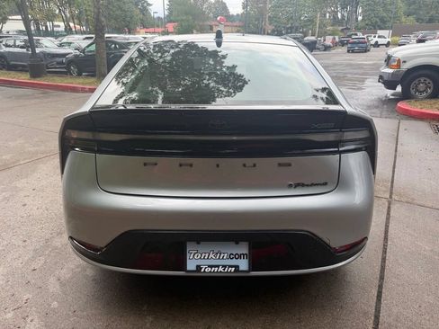 Used 2023 Toyota Prius Prime FWD image 5