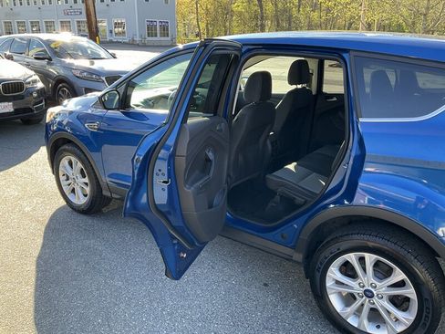 Used 2017 Ford Escape SE w/ SE Cold Weather Package AWD/4WD image 12