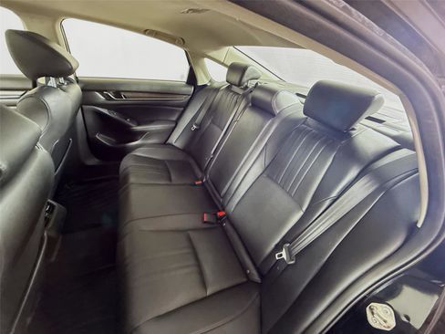 Used 2019 Honda Accord Touring image 11