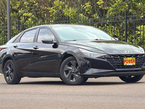 Used 2022 Hyundai Elantra Blue image 2