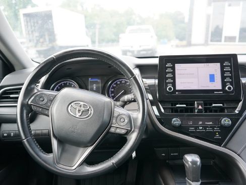 Used 2021 Toyota Camry SE FWD image 6