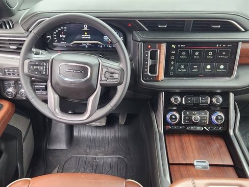 Used 2023 GMC Yukon XL Denali Ultimate AWD/4WD image 27