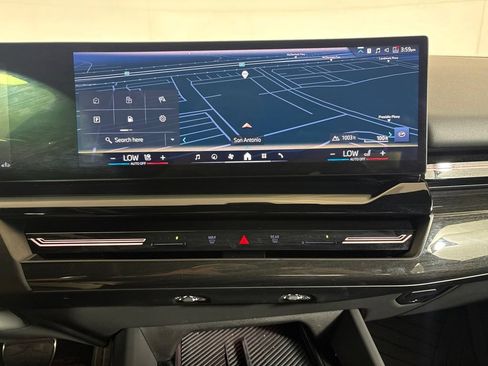 Used 2026 BMW 530i w/ M Sport Package RWD image 12