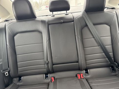 Used 2023 Volkswagen Jetta SE w/ Panoramic Sunroof Package image 16