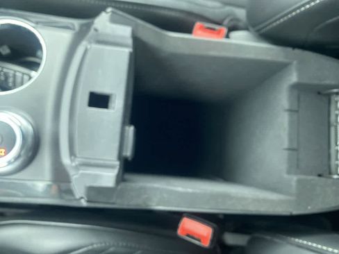 Used 2019 Ford Explorer Platinum image 19