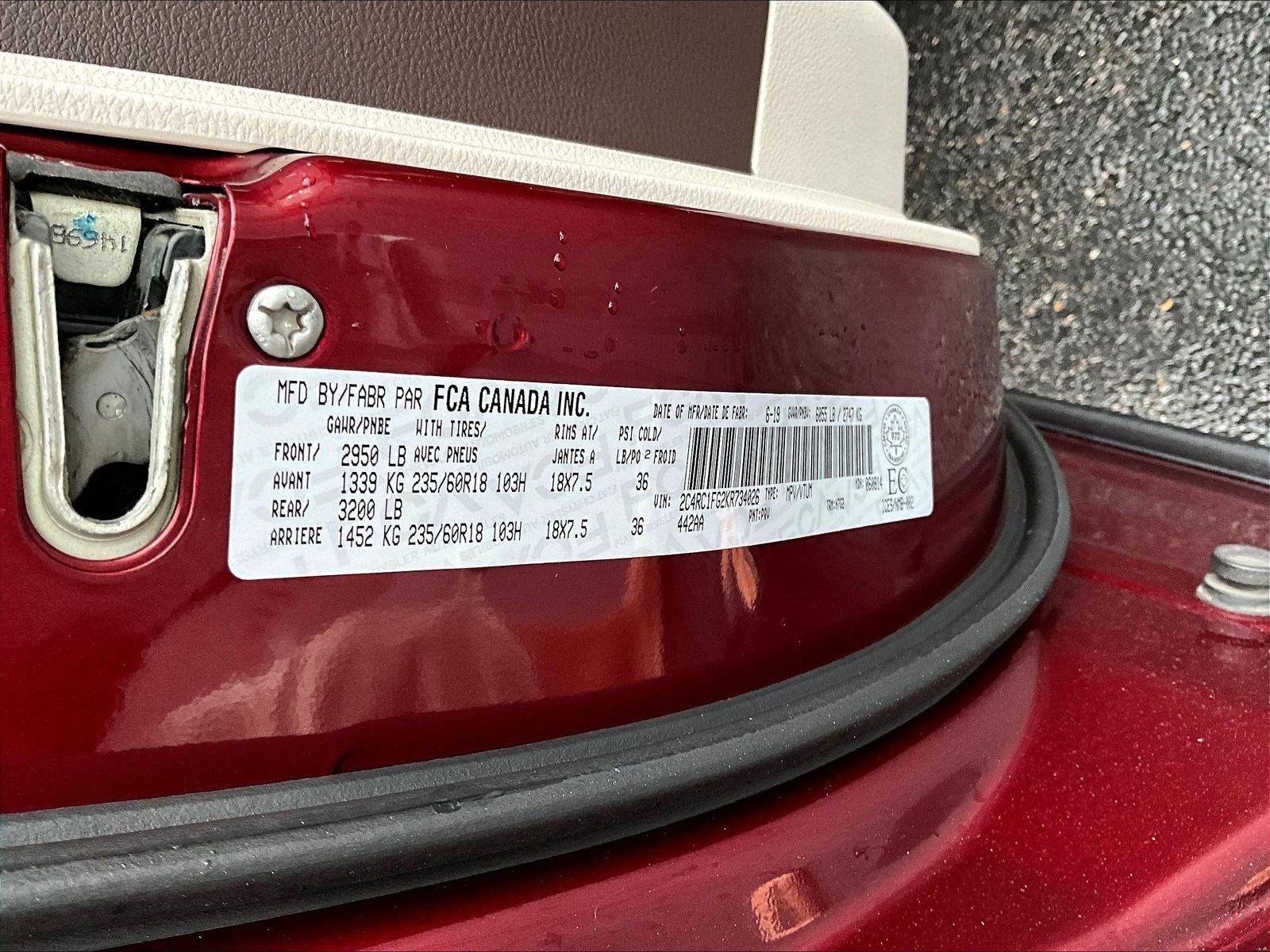 Used 2019 Chrysler Pacifica Touring Plus w/ Advanced Safetytec Group FWD image 18