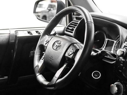 Used 2017 Toyota 4Runner TRD Off-Road Premium image 17