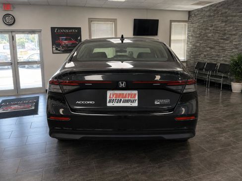 Used 2025 Honda Accord SE image 4
