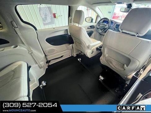 Used 2021 Chrysler Voyager Lxi FWD image 10