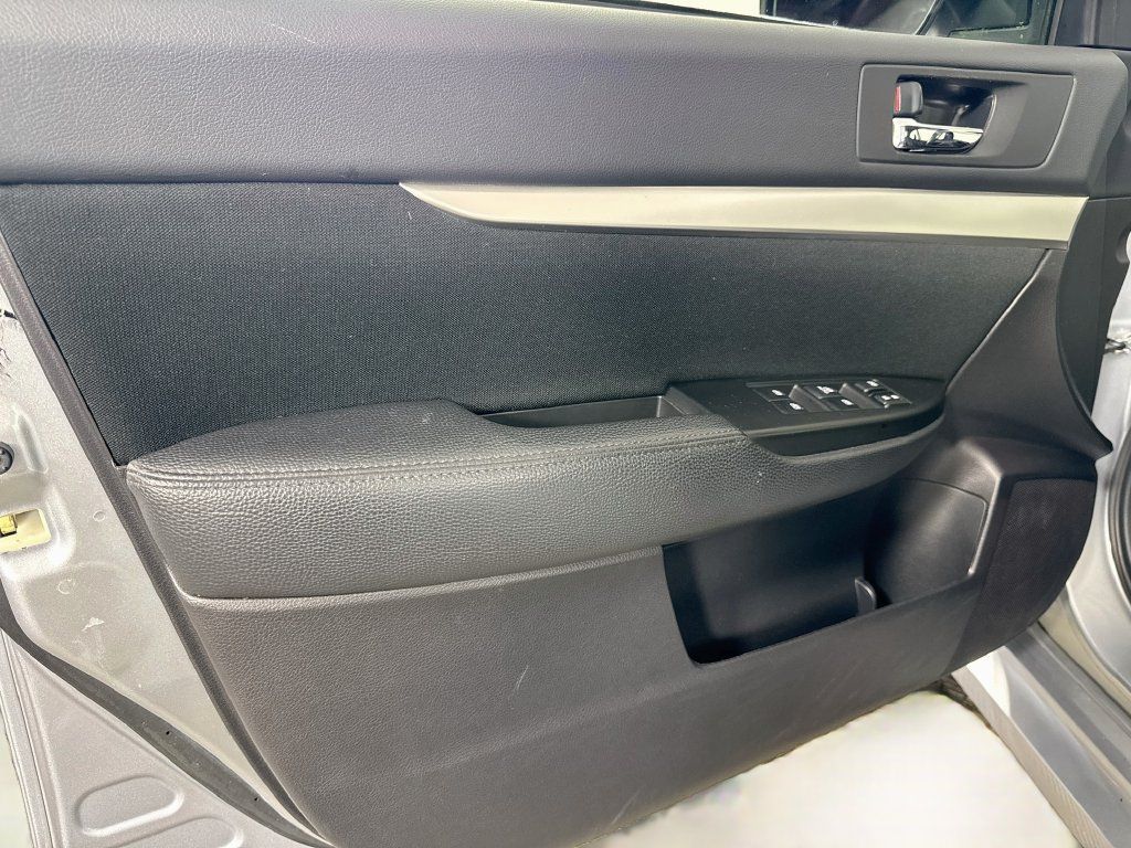 Used 2013 Subaru Legacy 2.5i Premium w/ All-Weather Pkg AWD/4WD image 12