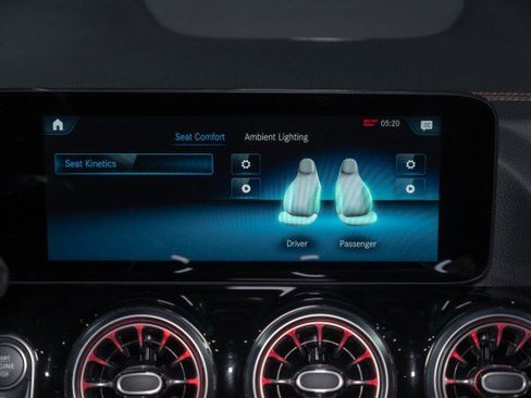 Used 2023 Mercedes-Benz GLA 250 4MATIC image 15