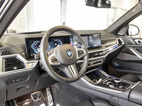 Used 2025 BMW X5 M60i w/ Climate Comfort Package image 21