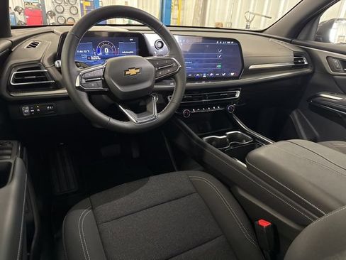 New 2026 Chevrolet Traverse LT FWD image 9