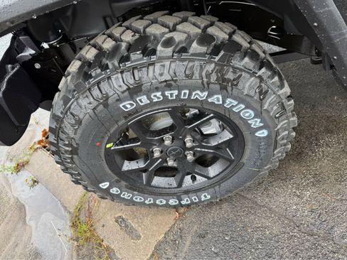 New 2025 Jeep Grand Cherokee L Limited image 10