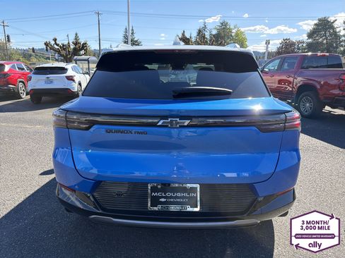 Used 2024 Chevrolet Equinox EV LT w/ LPO, Blackout Package AWD/4WD image 4