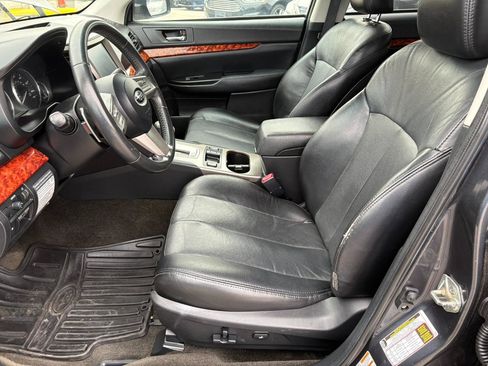 Used 2011 Subaru Outback 2.5i Limited image 17