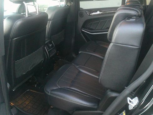 Used 2014 Mercedes-Benz GL 450 4MATIC image 30
