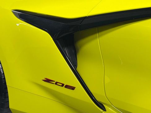 Used 2023 Chevrolet Corvette Z06 w/ Z07 Performance Package RWD image 27