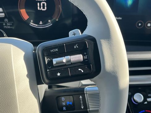 Certified 2025 Hyundai Santa Fe SEL image 32