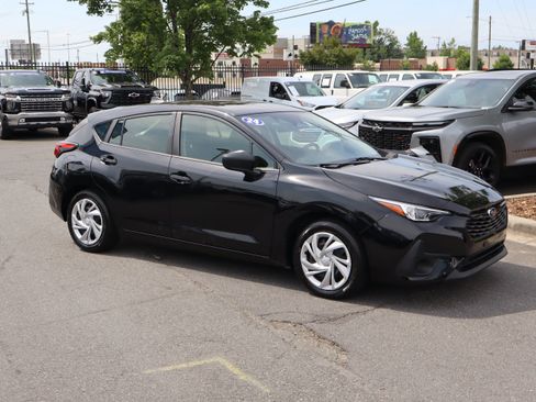 Used 2024 Subaru Impreza 2.0i AWD/4WD image 2