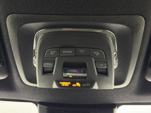 Used 2023 Toyota Corolla SE w/ SE Premium Package image 32