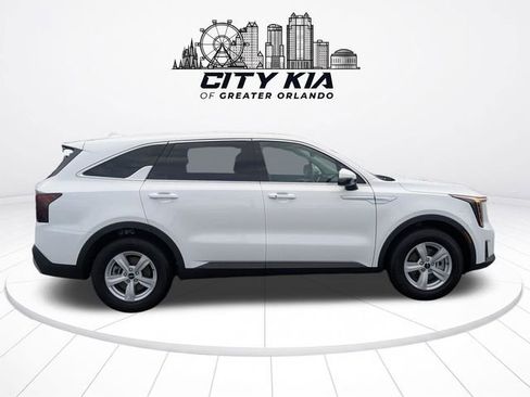 New 2026 Kia Sorento LX FWD image 9