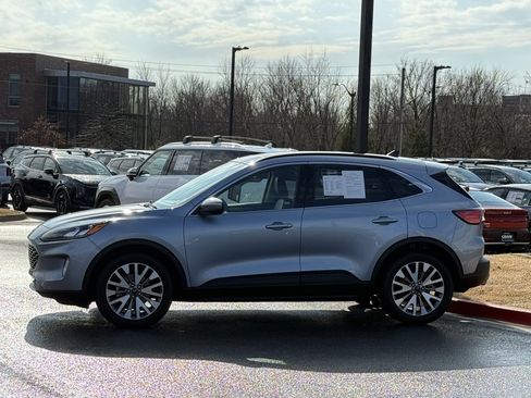 Used 2022 Ford Escape Titanium w/ Class II Trailer Tow Package image 4