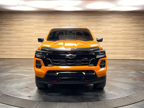 Used 2025 Chevrolet Colorado Z71 w/ Technology Package AWD/4WD image 18