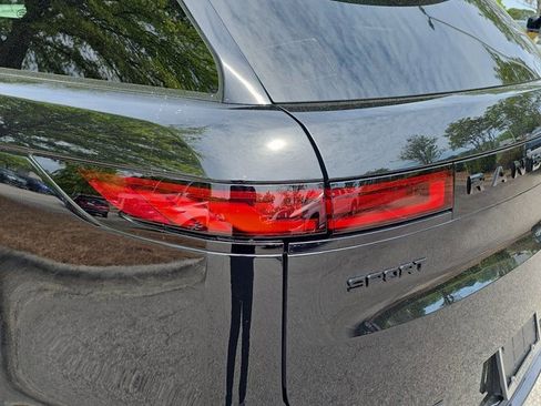 Used 2024 Land Rover Range Rover Sport Dynamic SE image 35