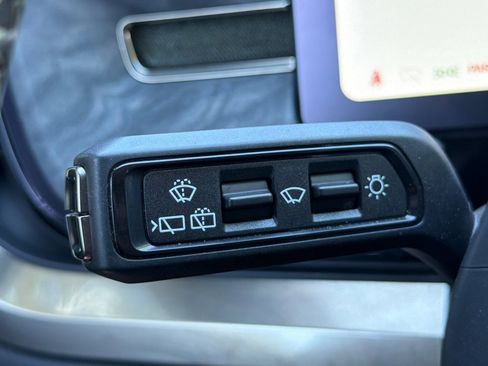 Used 2022 Rivian R1S Launch Edition image 32