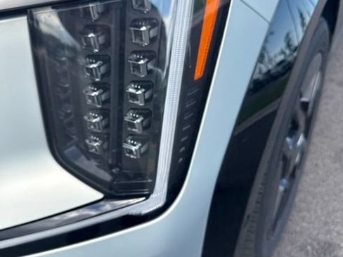 Certified 2024 Kia EV9 GT-Line AWD/4WD image 18