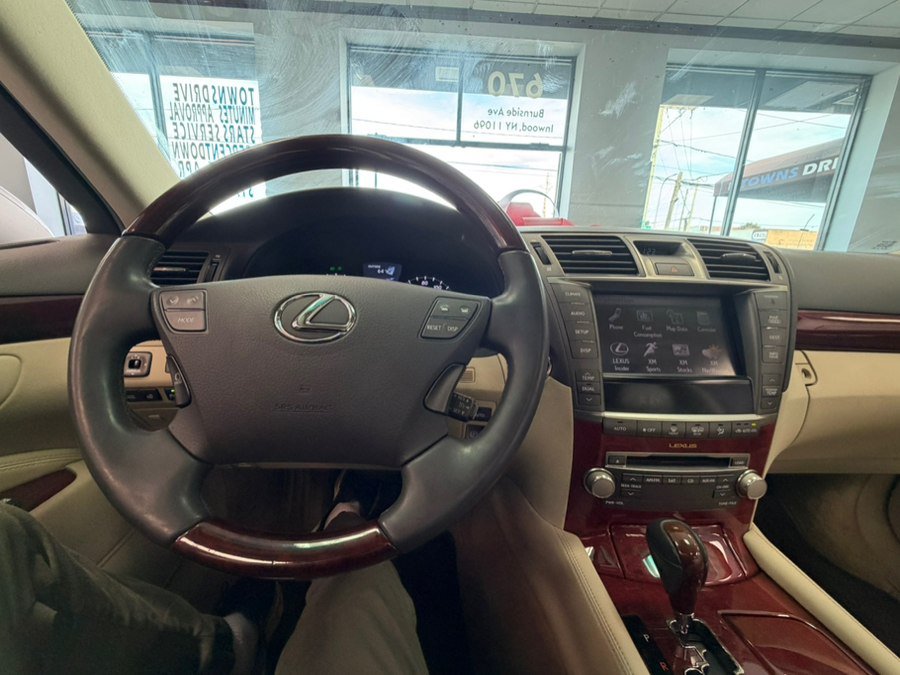 Used 2011 Lexus LS 460 w/ Comfort Pkg RWD image 72