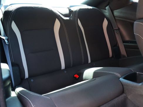Used 2022 Chevrolet Camaro LT RWD image 27