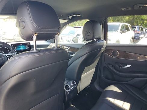 Used 2020 Mercedes-Benz GLC 300 image 27