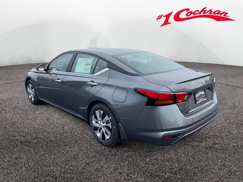 Used 2024 Nissan Altima 2.5 S FWD image 12