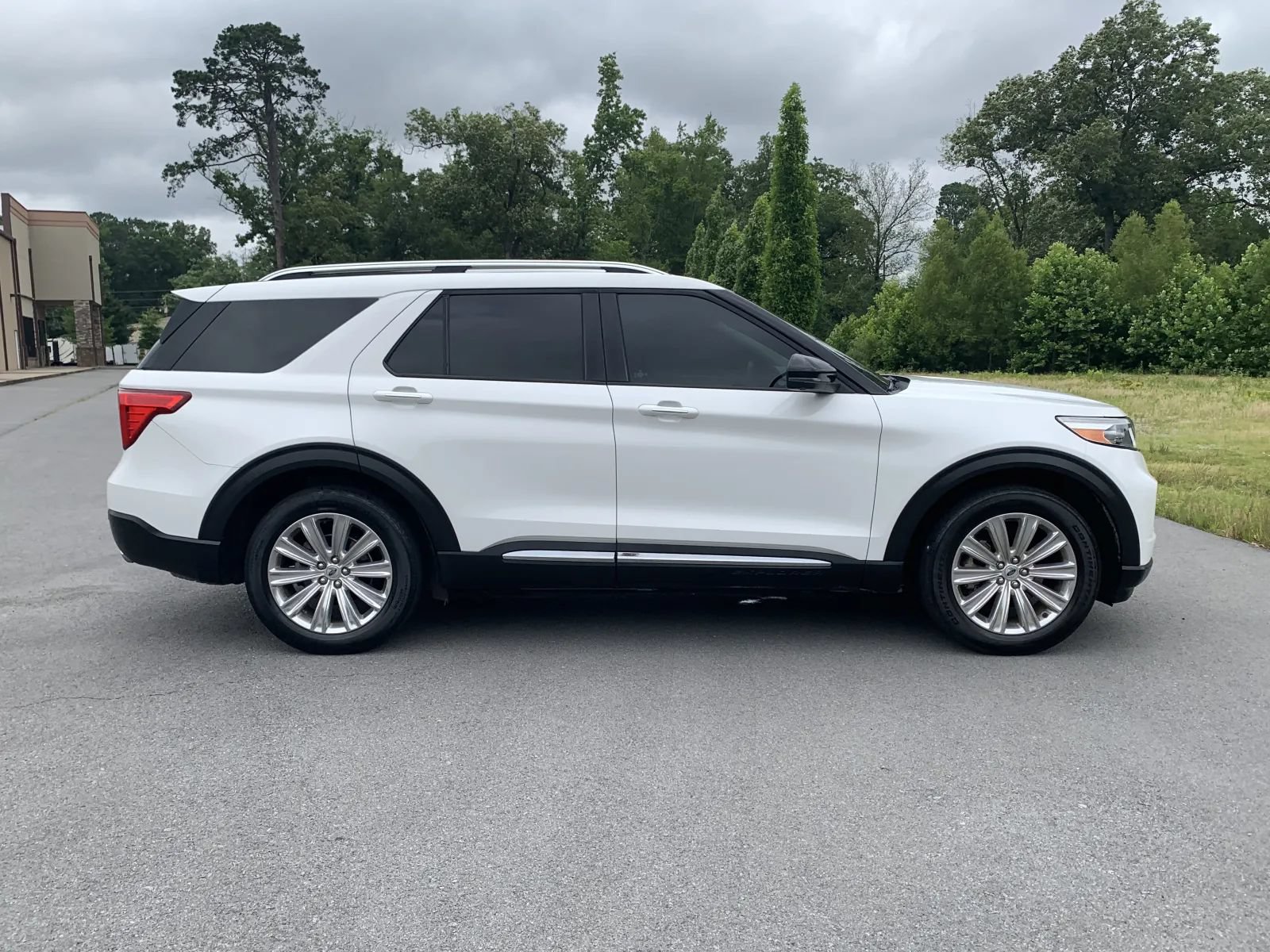 Used 2020 Ford Explorer Limited w/ Class III Trailer Tow Package RWD image 8